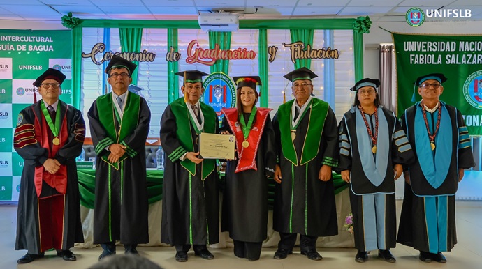 Ceremonia histórica: UNIFSLB entrega bachilleres y sus primeros títulos profesionales
