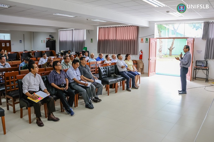 UNIFSLB fortalece capacidades docentes con taller sobre tutoría y responsbilidad social