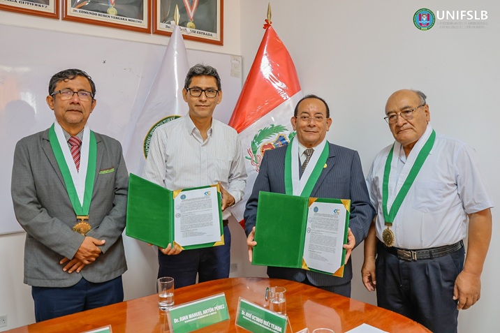 La Universidad Nacional Intercultural Fabiola Salazar Leguía de Bagua y la Cooperativa de Servicios Educacionales - CAPACITTA, firman convenio para fortalecer la formación académica y profesional