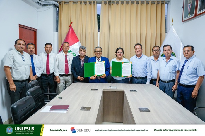 Convenio marco fortalece la cooperación académica entre la UNIFSLB y la I.E. Emblemática Manuel Antonio Mesones Muro